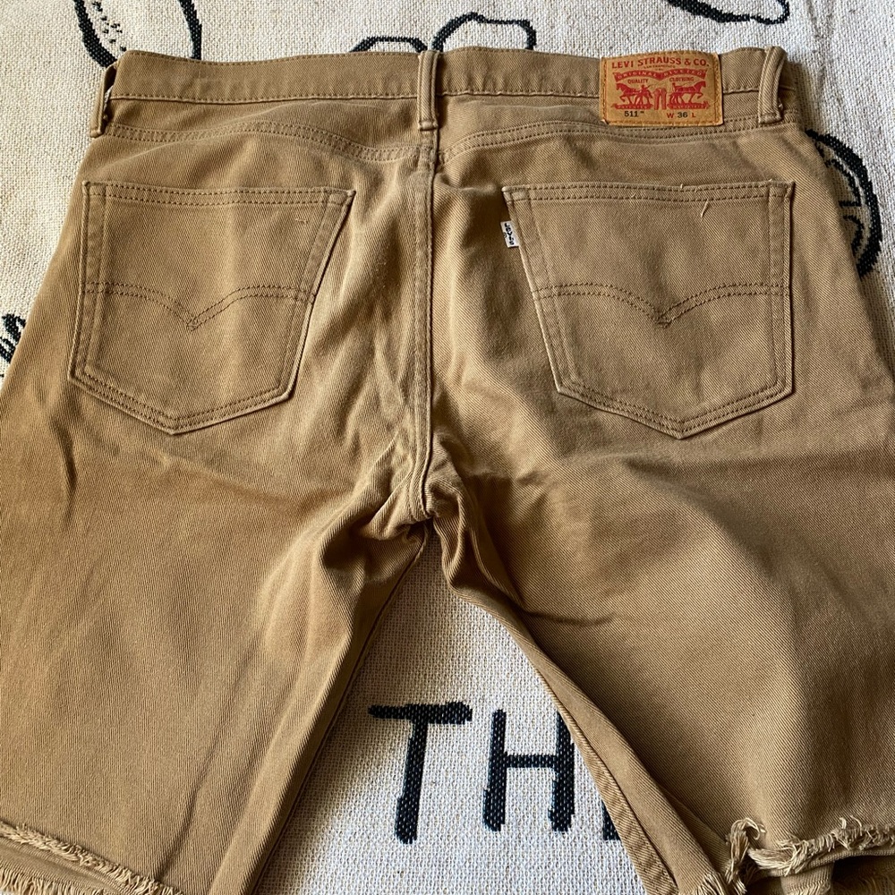 Men’s Levi shorts